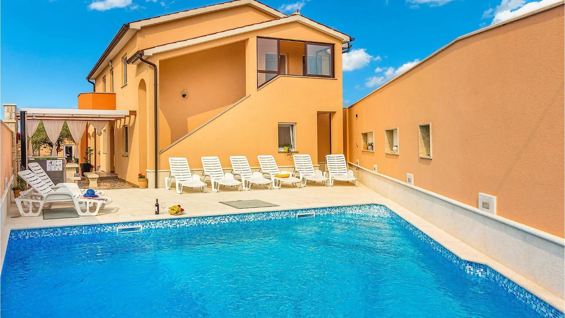 Επικοινωνία με το 3 Bedroom Cozy Home In Galizana